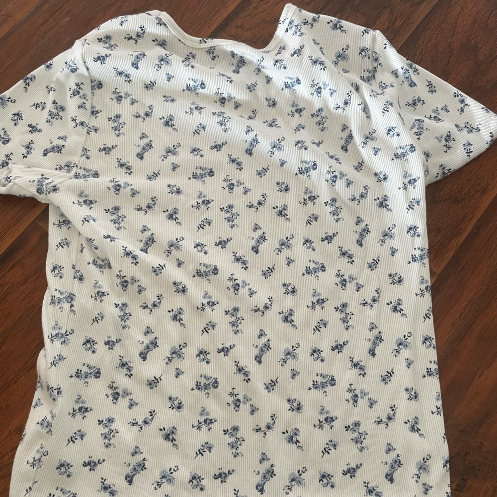 Holistic white and blue dainty flower top